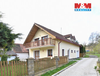 Nepřehlédněte tuto nabídku! Nabízíme k prodeji prostorný rod