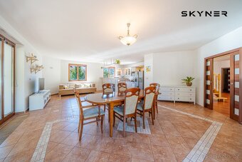 Ev.č. 01253 Nabízíme k prodeji výjimečnou rodinnou vilu o už