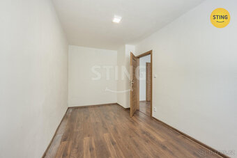 Nabízíme k prodeji velmi pěkný, téměř bezbariérový byt 3+kk 