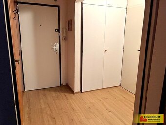 Ev.č. 5429B013 Nabízíme k pronájmu světlý byt 2+kk o výměře 