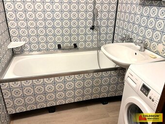 Ev.č. 5429B013 Nabízíme k pronájmu světlý byt 2+kk o výměře 