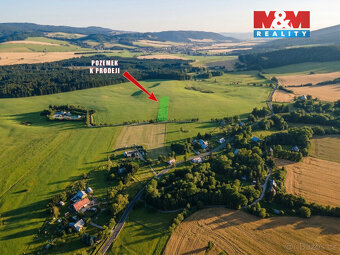 Nabízíme k prodeji rozlehlý pozemek o výměře 8432 m² v katas