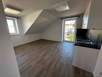 Nabízím podkrovní byt k pronájmu (cca 55m2) v ulici Sokolská