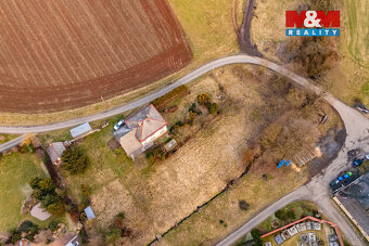 Nabízíme k prodeji krásný pozemek o rozloze 1031 m² v katast