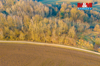Nabízíme k prodeji prostorné louky o celkové výměře 4637 m²,