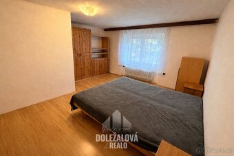 Ev.č. 00862 Pronájem zařízeného podkrovního bytu 2+1, 70 m²,