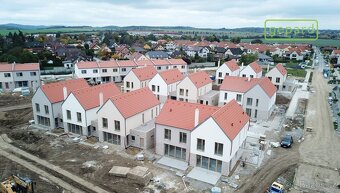 Součást rozvíjející se lokality Na Malé Růži, Drahelčice. Po