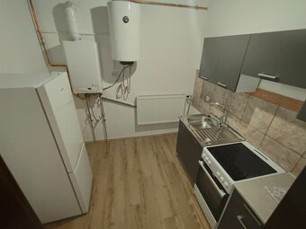 Nabízíme k dlouhodobému pronájmu jednotku v dispozici 2+1 o 