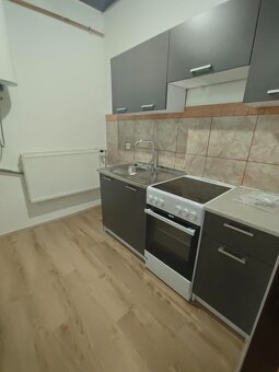 Nabízíme k dlouhodobému pronájmu jednotku v dispozici 2+1 o 