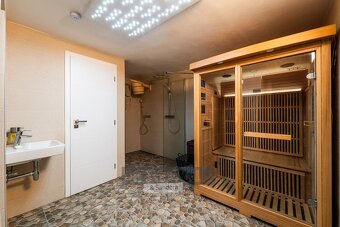 Nabízíme k prodeji apartmán umístěný v přízemí s terasou o o
