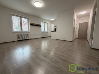 Ev.č. 01030 Pronájem prostorného bytu 3+kk s balkonem, sklep