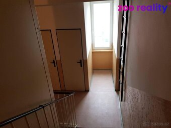 Nabízíme pronájem bytu 1+1 v 8. patře v centru města ulice P