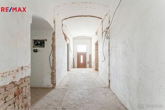 Nabízíme k prodeji rodinný dům v řadové zástavbě v docházkov