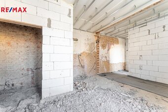 Nabízíme k prodeji rodinný dům v řadové zástavbě v docházkov
