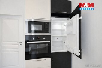 Nabízíme k pronájmu světlý a prostorný byt 72 m2 o dispozici