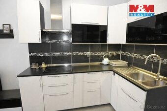 Nabízíme k pronájmu světlý a prostorný byt 72 m2 o dispozici