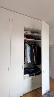 Nabízíme k pronájmu útulný a tichý byt 2+1 o velikosti přibl