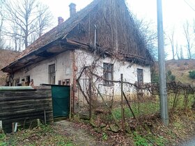 Nabízíme k prodeji krásný stavební pozemek se starším rodinn