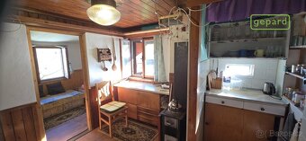Oplocená zahrada o celkové výměře 614 m2 s podsklepenou dřev
