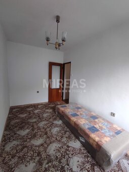 Nabízíme Vám k pronájmu byt 3+1, 64 m2 v ulici Třešňová v Ly