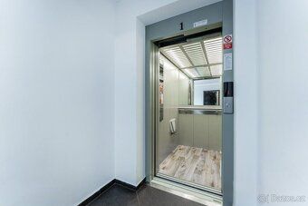 Nabízíme k pronájmu světlý a moderně řešený byt o dispozici 