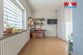 Nabízíme k prodeji prostorný cihlový rodinný dům 4+1 v klidn