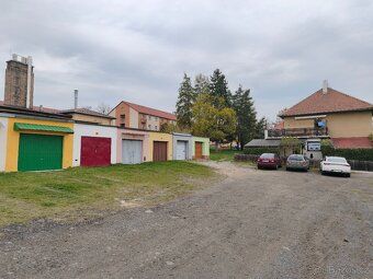 Prodej pěkné garáže o rozloze 18m2 ve Stochově, ul. Švermova