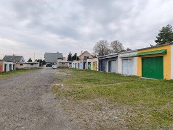 Prodej pěkné garáže o rozloze 18m2 ve Stochově, ul. Švermova