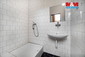 Nabízíme k prodeji zavedený motorest Stradouň, který se nach