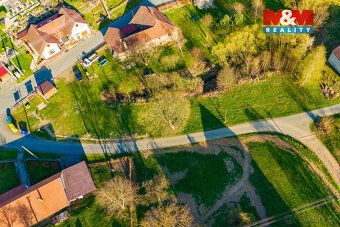 Nabízíme k prodeji krásné louky o rozloze 1278 m², nacházejí