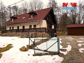 Nabízíme k pronájmu útulný byt 2+kk o užitné ploše 42 m², si