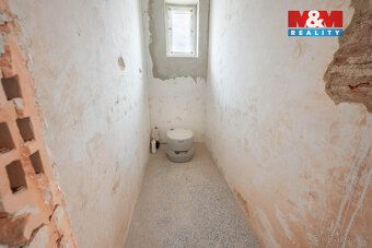 Nabízíme k prodeji samostatně stojící rodinný dům, nacházejí