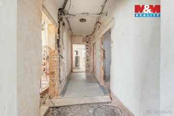 Nabízíme k prodeji samostatně stojící rodinný dům, nacházejí