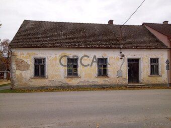 Řadový, krajní, nepodsklepený, přízemní rodinný dům č.p. 70 