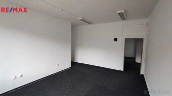 Nabízíme k pronájmu prostorné kancelářské prostory o celkové