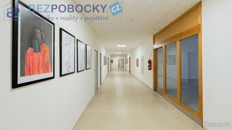 Nabízíme k pronájmu komerční prostory typu kanceláře, provoz
