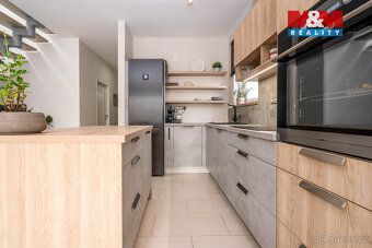 Nabízíme k prodeji zateplený rodinný dům o dispozici 5+kk o 