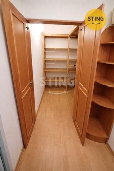 Hledáte bydlení, kam si stačí přinést osobní věci a můžete h