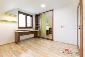 Prodej rodinného domu 295 m2, pozemek 2375 m2. DětmaroviceNa