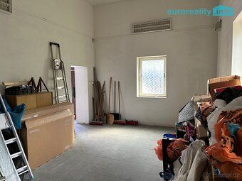 Nabízíme k prodeji komerční prostory ve městě Planá. Vnitřní