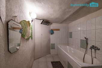 Nabízíme k prodeji rodinný dům o dispozičním řešení 3+1 v kl
