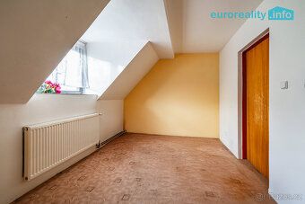 Nabízíme k prodeji rodinný dům o dispozičním řešení 3+1 v kl