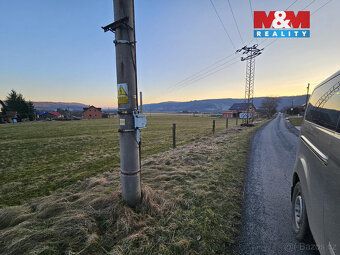 Nabízíme k prodeji krásný pozemek o rozloze 2113 m² v katast