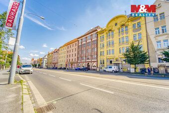 Nabízíme k pronájmu prostorný byt o dispozici 2+1 a o výměře