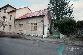 Domov, kde bude vaše rodina růst — útulný dům 3+1 s potenciá