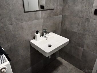 Představuji skladovací a výrobní halu, která se nachází ve V
