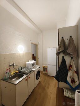 Ahoj! Uvolňujeme náš pokoj v bytě na Dolním náměstí 6 (hned 