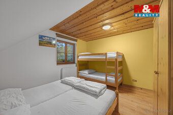 Nabízíme k prodeji luxusní srub z masivního dřeva v oblíbené