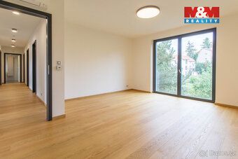 Exkluzivně nabízíme nově postavenou luxusní vilu 4+kk, možno