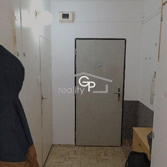 Nabízíme k pronájmu byt o dispozici 1+1 a rozloze přibližně 